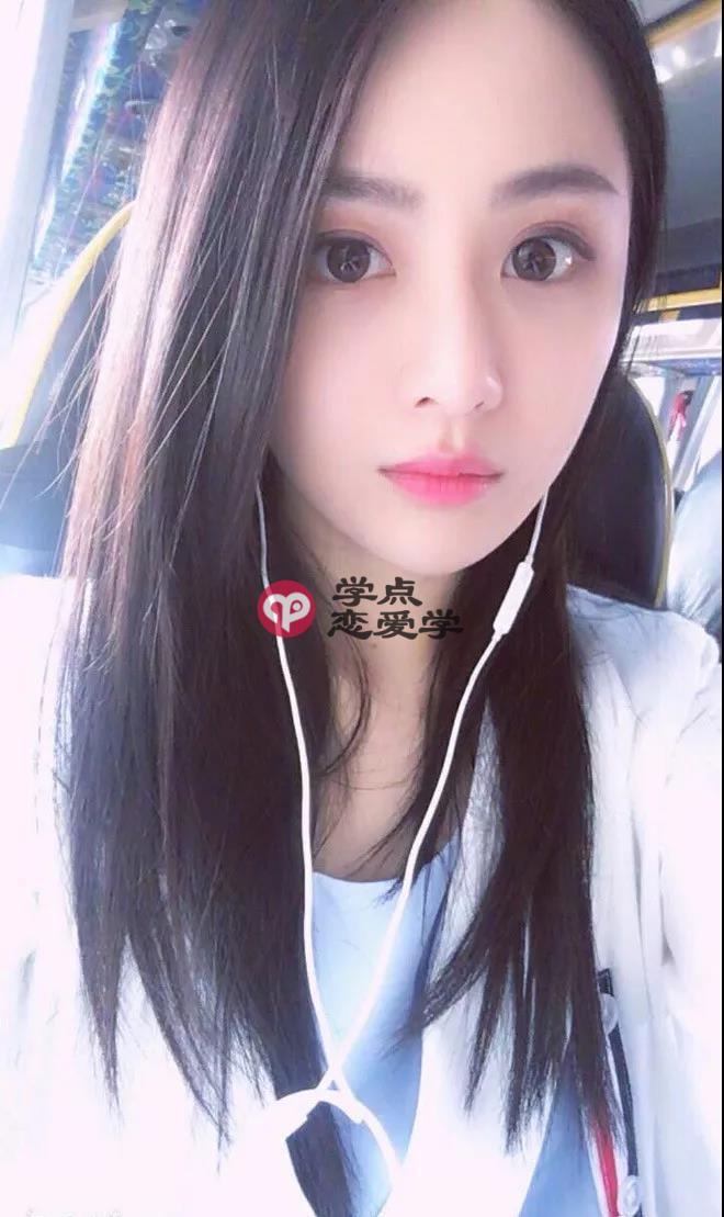 和女生约会牵手技巧_肢体触碰升级关系百分百成功