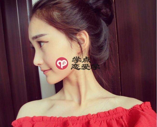 情商高的聊天语句900句,帮你和她突破朋友晋升为恋人