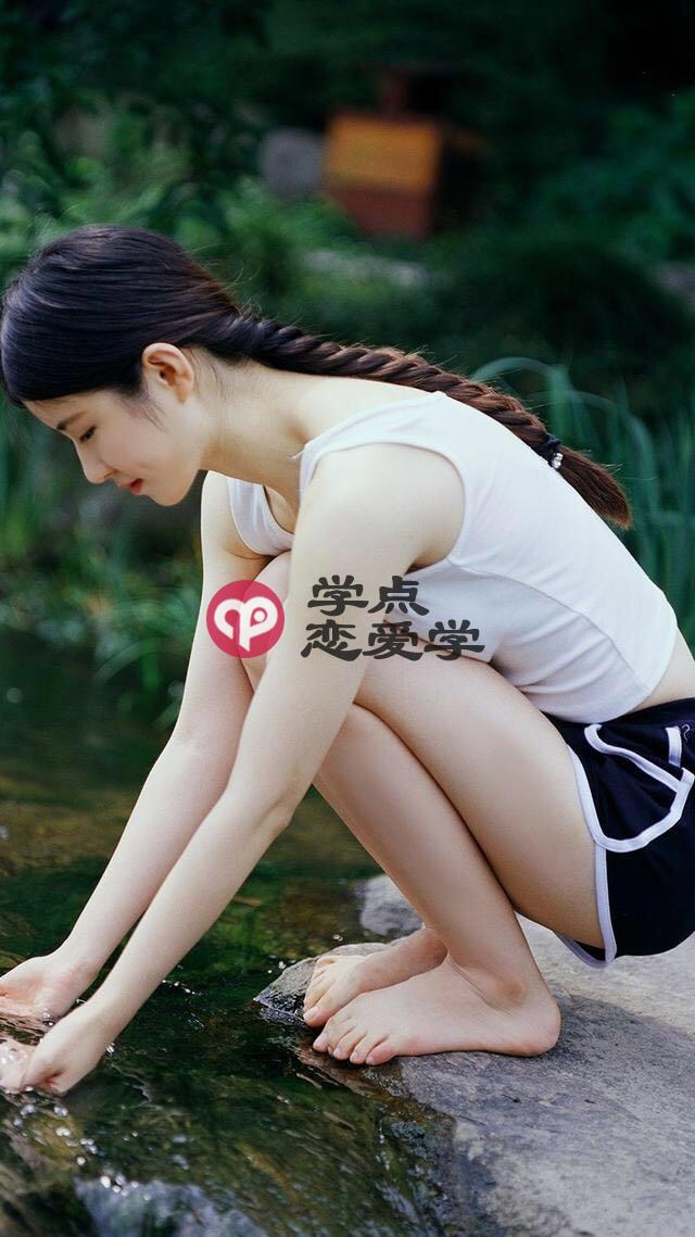 恋爱中男生怎么主动,越是反复做这些动作女人越喜欢 第2张