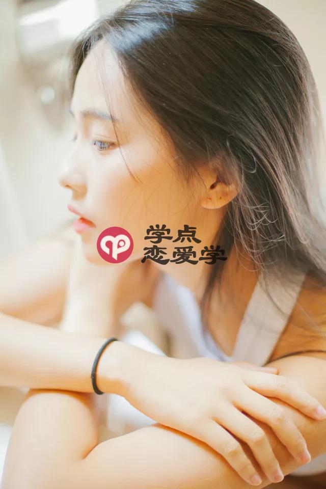 追女生时有这些行为，你就是求着她把你当备胎