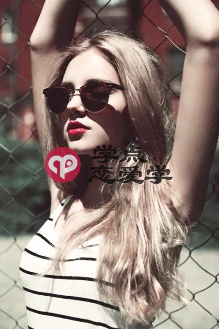 “女生说做朋友你还追吗？”“哪对情侣不是从朋友过来的？”