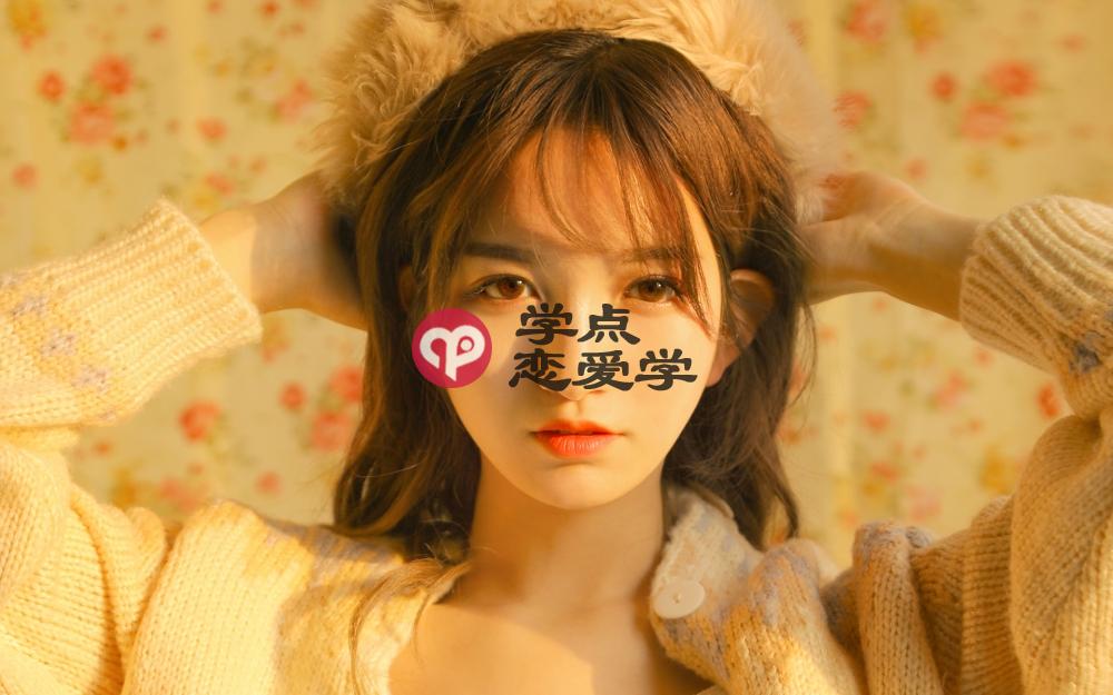 女生暗恋男生的三个表现，大多数人都经历过第二张