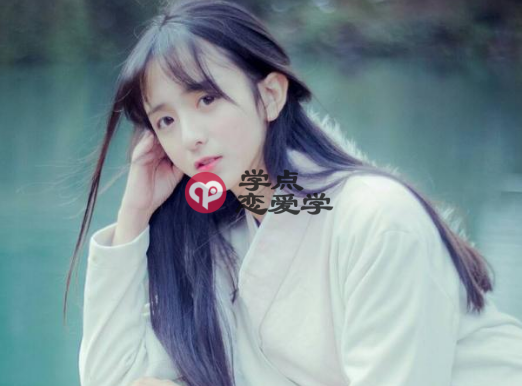 和女生第一次见面聊什么