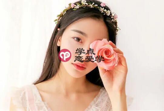 男人只想做朋友的表现