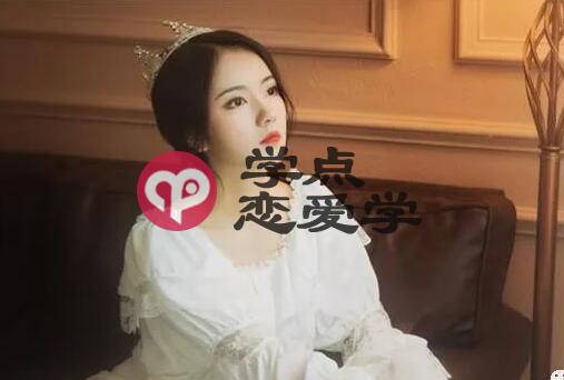 男同事喜欢你的表现