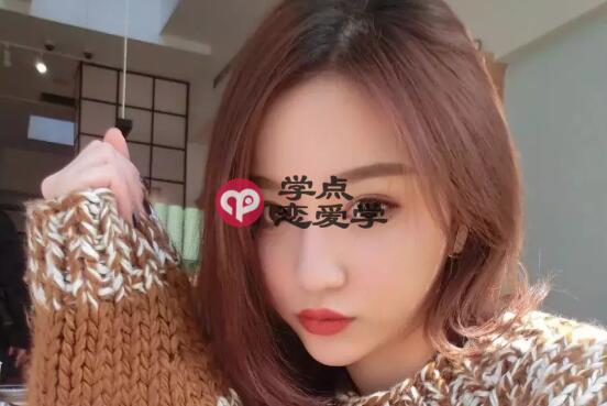 刚谈就没有恋爱的感觉，微信上没话说是不爱吗