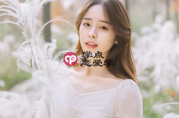 聊得很好的女生突然不理我了怎么办