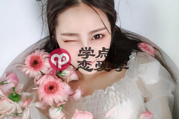 男生为什么喜欢摸女生的头