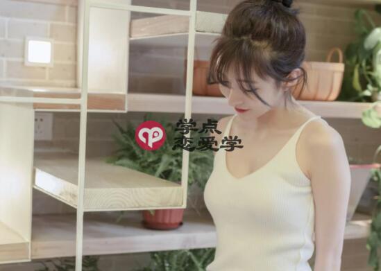 刚认识的怎么聊天撩妹子