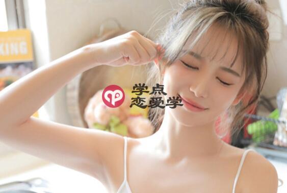 第一次约会牵手技巧，不经意之间升级关系