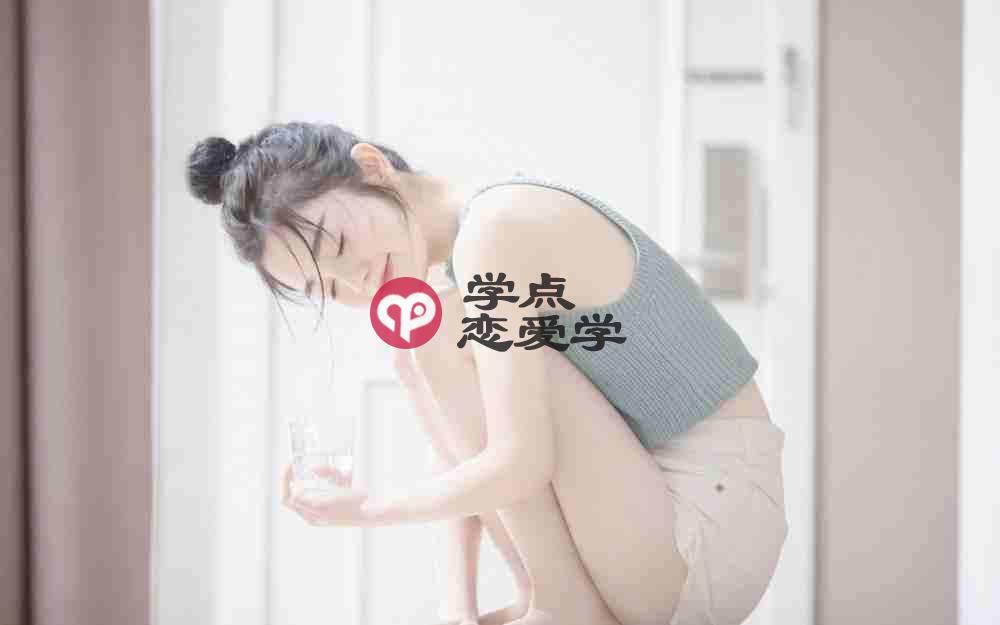 和女孩子聊天没话题了怎么办？三步让你们恢复激情