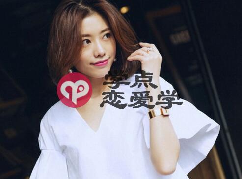 女生态度冷淡不会和她聊天？学会这几招，妹子缠着找你聊！